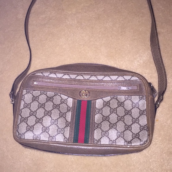 Gucci Handbags - Authentic Gucci handbag